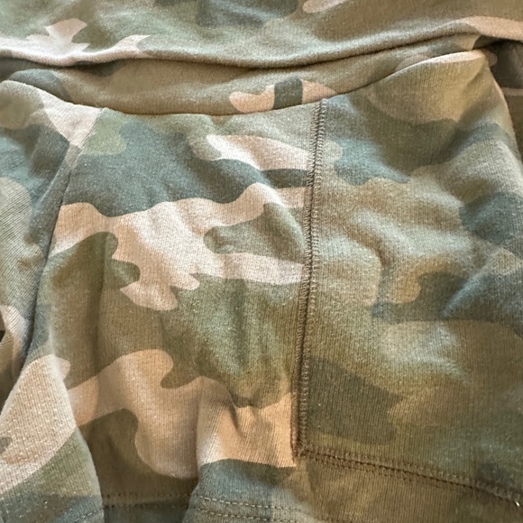 Old Navy Maternity Rollover Shorts - Bundle! Size Small - Picture 2 of 5